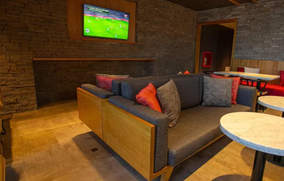 Hampton by Hilton Bariloche (desayuno incluído)