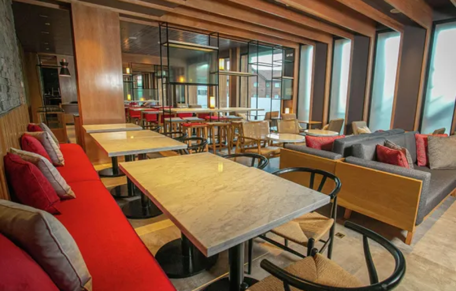 Hampton by Hilton Bariloche (desayuno incluído)